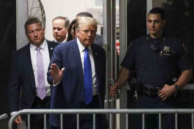 Trump'a konuşma yasağı ihlalinden para cezası