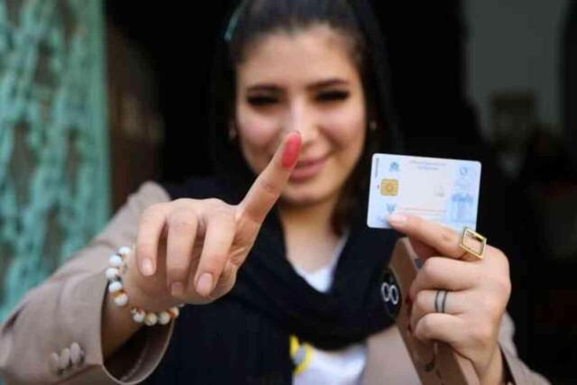 İran'da cumhurbaşkanı seçimlerinin ikinci turu başladı! Reformcular ve Muhafazakarlar arasında kıran kırana yarış