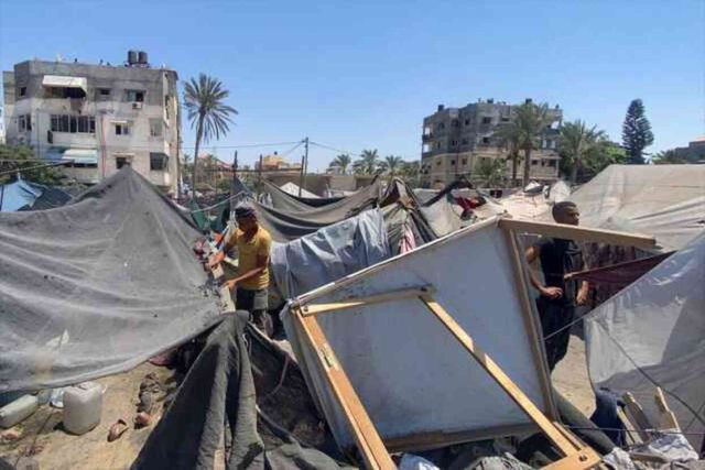İsrail'in Gazze'de El-Mevasi bölgesine saldırısında can kaybı 90'a çıktı