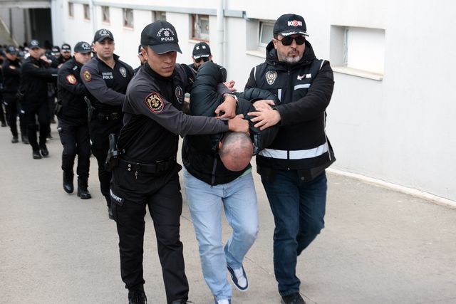 4 cinayet ve onlarca suç! İlk duruşmada örgüt lideri dahil tüm tutuklular tahliye edildi