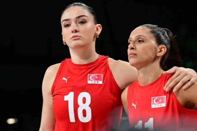 Türkiye, Dünya voleybol sıralaması kaçıncı sırada? Türkiye'nin puanı kaç? Türkiye- İtalya maçı kaç kaç bitti?
