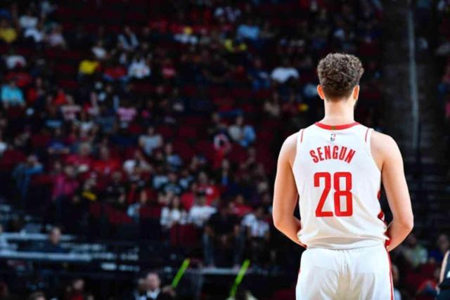 Alperen Şengün kimdir, kaç yaşında ve nereli? Basketbolcu Alperen Şengün hangi takımda oynuyor?