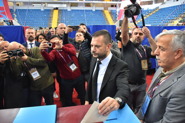 Trabzonspor'da Ertuğrul Doğan, yeniden başkan seçildi