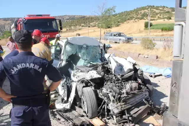 Manisa'da feci kaza! Bir aile yok oldu
