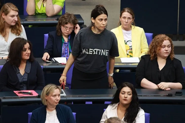 Alman Meclisi'nde Filistin Protestosu Gerilim Yarattı