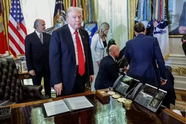 Beyaz Saray'da korku dolu anlar! İlk müdahaleyi Mehmet Öz yaptı