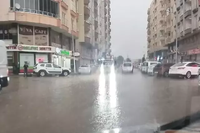 Mardin'de Sağanak Yağış Sonrası Su Baskınları