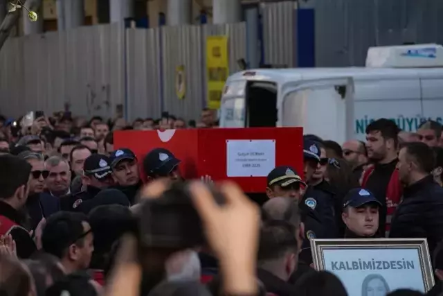 Genci, yaşlısı herkes oradaydı! Başkan Gülşah Durbay'a gözyaşları içinde son veda