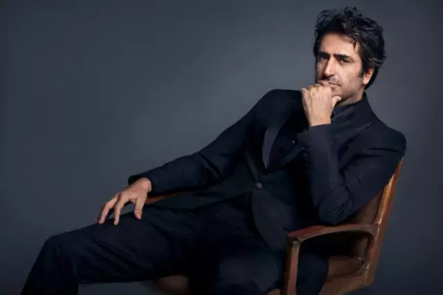 Tek gecede milyonlar! Ünlülerin yılbaşı sahne ücretleri dudak uçuklattı