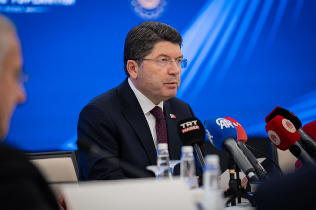 'İmralı'da Öcalan'a bina yapılıyor' iddialarına Bakan Tunç noktayı koydu