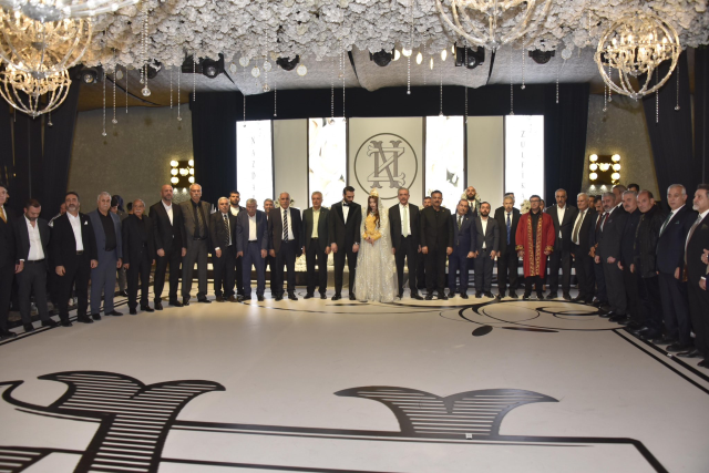 Nazdar Barzani ile Kahraman Zülfikar İzol evlendi! Geline kilolarca altın takıldı