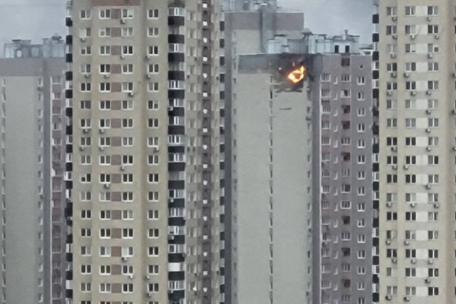 30 bin dolarlık kabus! Ülkenin başkentini 500 atış yapıldı, her noktadan alevler yükseliyor