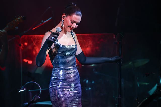 Yıllar sonra sahneye dönen Bergüzar Korel'den duygusal itiraf