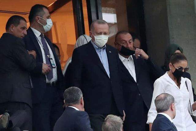 Cumhurbaşkanı Recep Tayyip Erdoğan, Milli Takım'ı Bakü'de yalnız bırakmadı