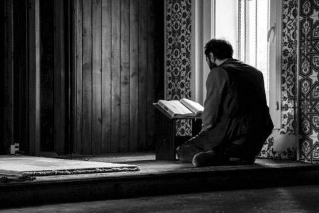 Bayram namazı nedir? Bayram namazı nasıl kılınır? Bayram namazı vakti ne zamandır?