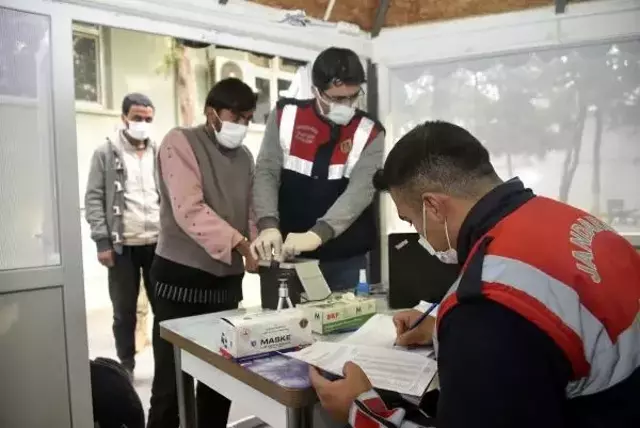 KAMYON KASASINDA YAKALANAN 87 KAÇAK GÖÇMENE, 412 BİN 902 TL CEZA