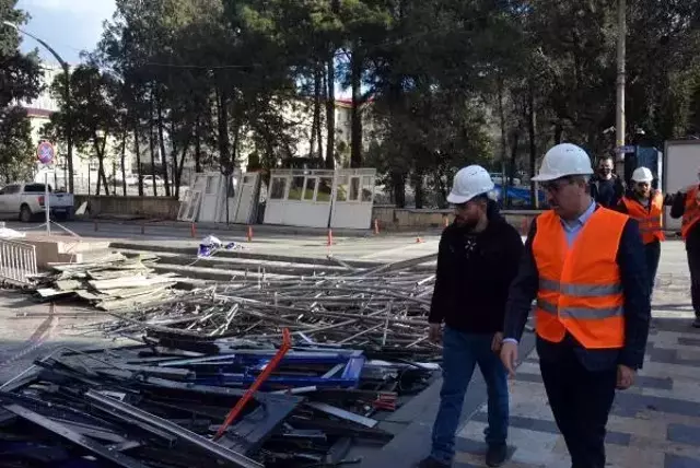 Kahramanmaraş'taki dünyanın en saçma binasının yıkımı başladı