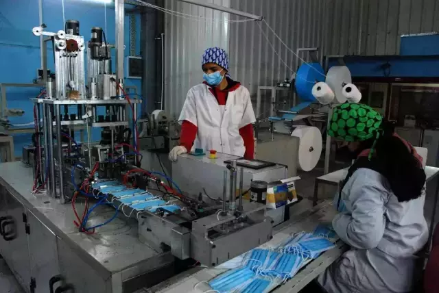 Fabrika gibi okul! Maske üreterek 2 yılda 7 milyon lira ciro yaptılar