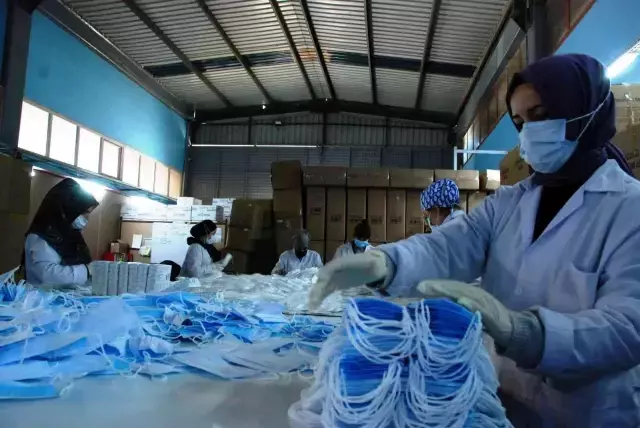 Fabrika gibi okul! Maske üreterek 2 yılda 7 milyon lira ciro yaptılar