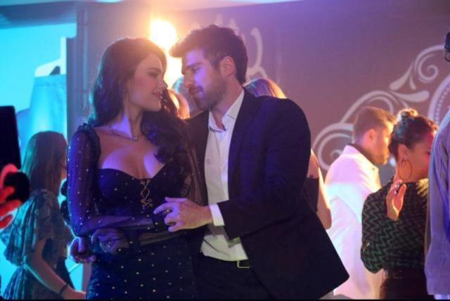 Üç Kız Kardeş'te bu akşam neler olacak? Sadık ve Nesrin, kızları hakkındaki gerçeği öğrenebilecekler mi?