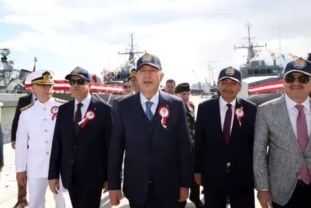 'Hudut namustur anlayışını savunuyoruz' diyen Akar, göçmenlerle ilgili görüntülere son noktayı koydu: Sahte videolar