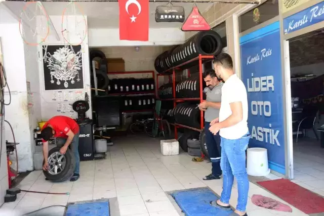 Tüm fare uzaklaştırma tekniklerini unutun! Oto lastikçiye giren fare işçinin tekmesiyle havalandı
