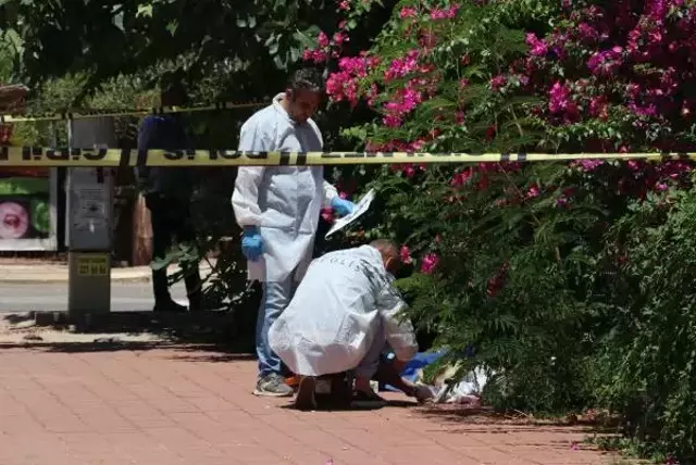 Yaşlı adam kaldırımda can verdi, o an çekilen fotoğraf karesindeki detay kahretti