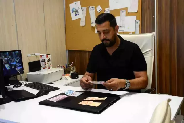 ATM'ye para yatıran bakkal, geri gelen banknotu görünce gözlerine inanamadı! Şimdi herkes peşinde