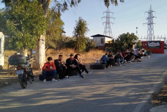 Üniversitede tepki çeken görüntü! Rektör, öğrencilere ücretsiz yemek getiren belediyeyi üniversiteye sokmadı