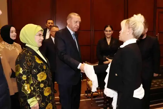 Cumhurbaşkanı Erdoğan: 'Türkiye'ye ve Türk kültürüne hizmet eden, katkı sunan herkesin başımızın üstünde yeri vardır'