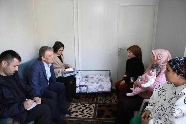 Abdullah Gül 18. günde deprem bölgesinde! Yanında AK Partili isim dikkat çekti