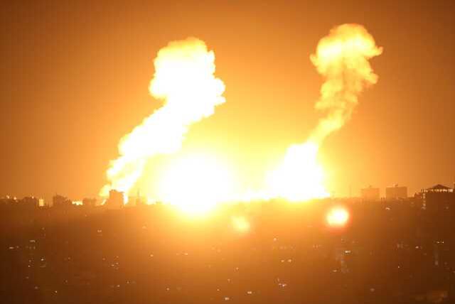 İsrail ordusu, abluka altındaki Gazze ve Lübnan'a saldırı başlattı! Hamas roketlerle karşılık verdi