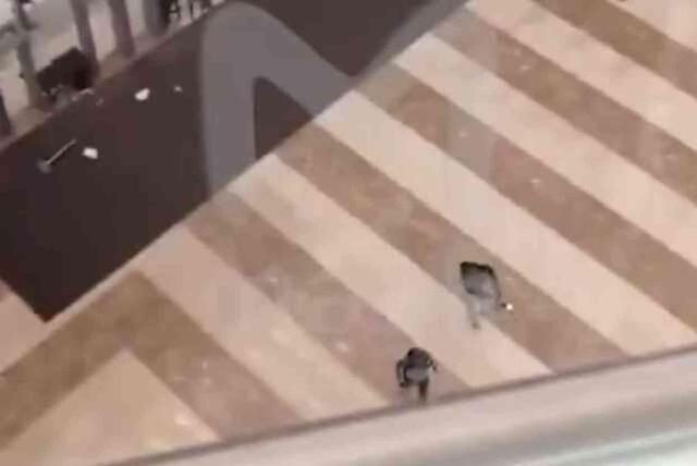 Moskova'daki terör saldırısından ilk görüntüler! Sivillerin üzerine böyle ateş açtılar