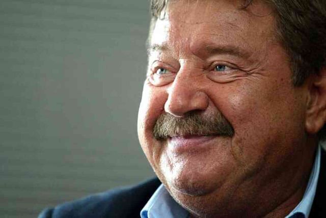 Eski bakan Mehmet Ali Yılmaz evinde ölü bulundu