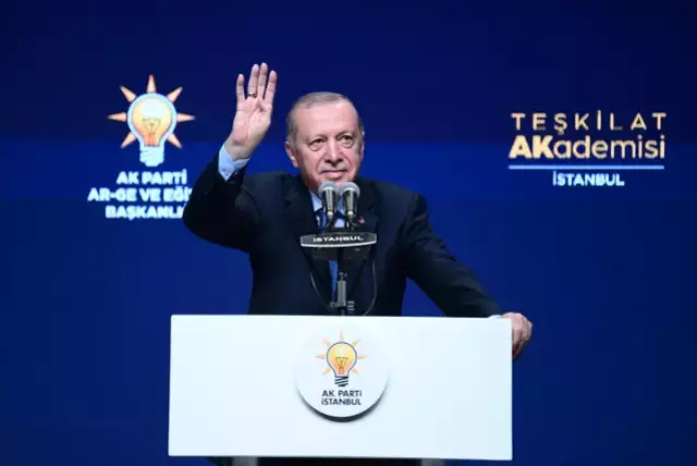Beykoz Belediye Başkan Vekili Özlem Vural Gürzel, AK Parti'ye katıldı