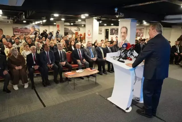 BBP lideri konuşma yaparken