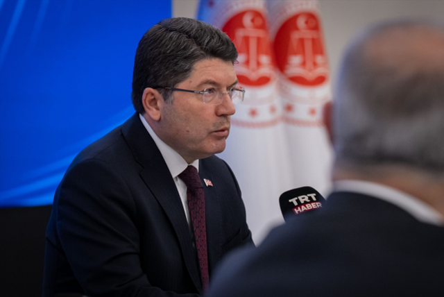 'İmralı'da Öcalan'a bina yapılıyor' iddialarına Bakan Tunç noktayı koydu