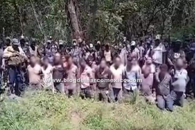 Kan donduran görüntüler! Meksika'da karteller 20 kişiyi diz çöktürüp infaz etti