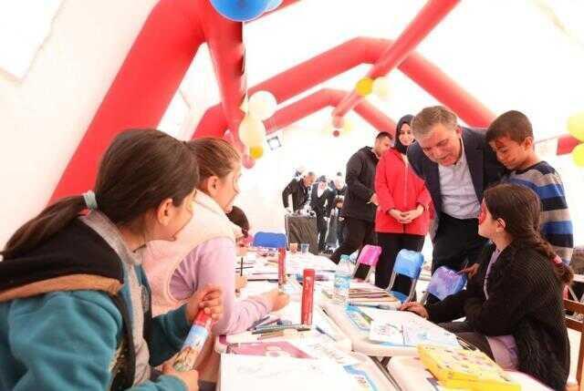 Abdullah Gül 18. günde deprem bölgesinde! Yanında AK Partili isim dikkat çekti