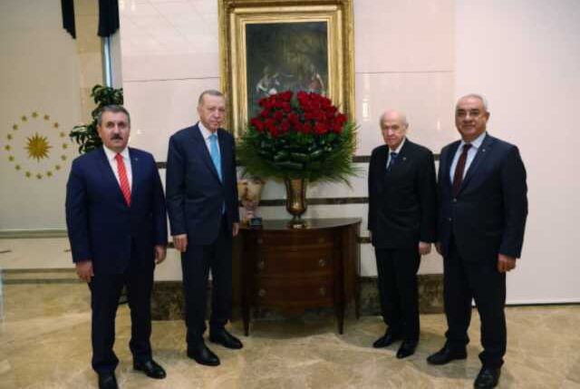 Haberler.com Türkiye ve dünya haber gündemi: Haberler.com editörleri 28 Nisan 2023'deki önemli haberleri ve haber başlıklarını sizler için derledi!