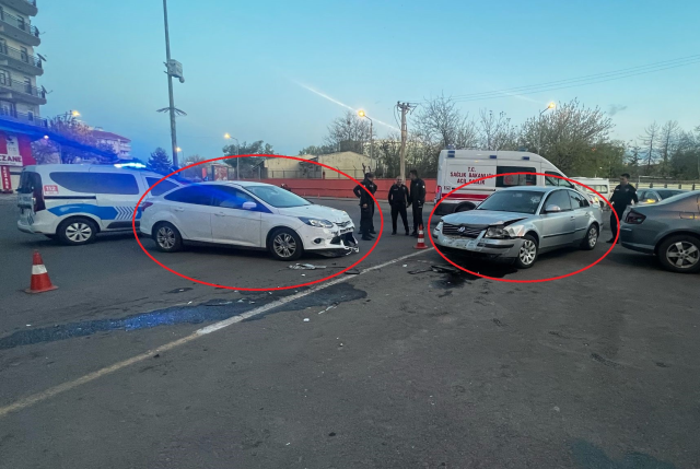 Diyarbakır'da bir kadın otomobiliyle, evli sevgilisinin aracına çarptı