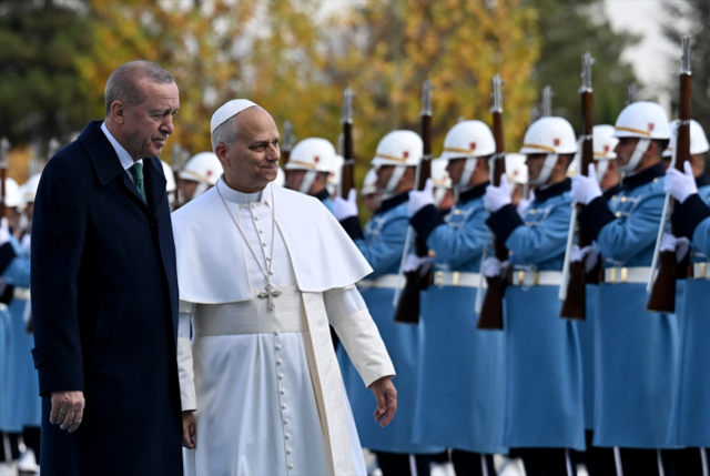 Cumhurbaşkanı Erdoğan, Papa 14. Leo'yu resmi törenle karşıladı