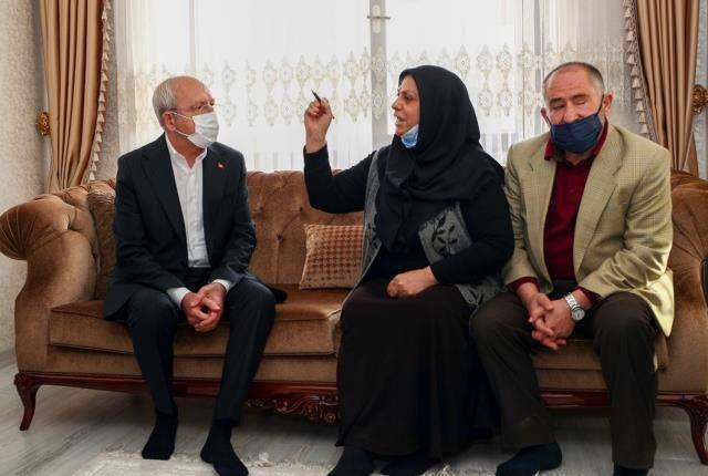 Başak Cengiz'in annesi Kılıçdaroğlu'na sarılıp hüngür hüngür ağladı