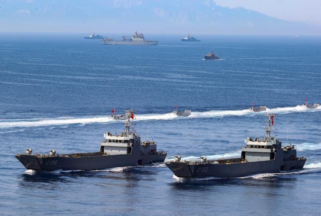 Cumhurbaşkanı Erdoğan ve devlet erkanı, Yunanistan'ı rahatsız eden Efes Tatbikatı'nı yerinde takip ediyor