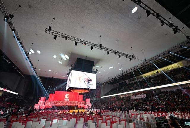 Cumhurbaşkanı Erdoğan'ın konuşacağı salonda AK Parti bayrağı detayı! Herkes aradı ama kimse göremedi