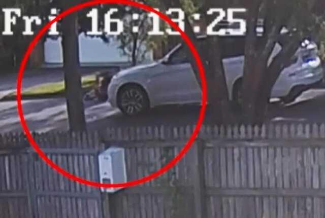 Metresiyle sokak ortasında öpüşen kocasının üzerinden araçla geçti