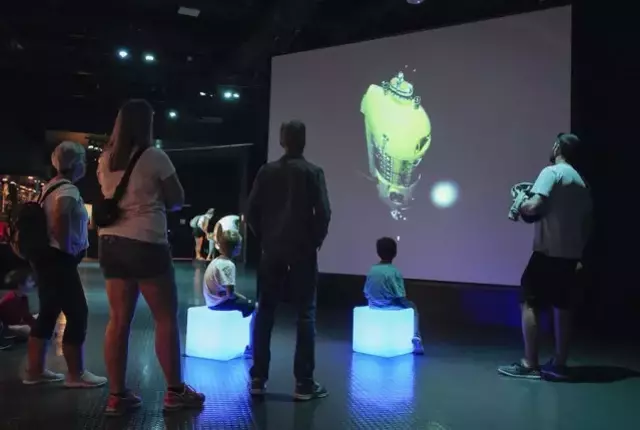 Ünlü Yönetmen James Cameron'ın Denizin Derinliklerini Anlatan Sergisi Kanada'da