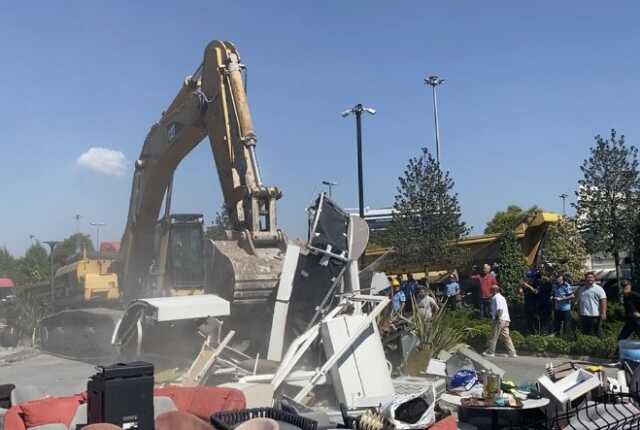 İBB'nin yıkım işlemine Valilik izin vermedi