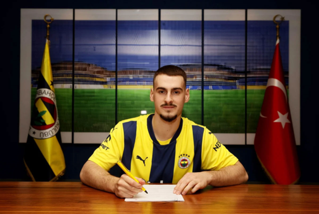 Ognjen Mimovic'in Havalimanındaki İlginç Anları