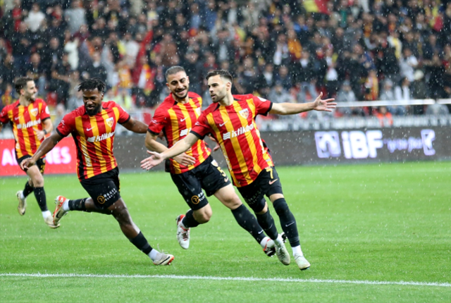 Kayseri'de Cardoso'dan kariyer gecesi: Ligde kalmaları kesinleşti